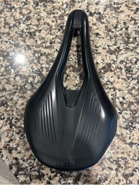 Fizik Black Vento Argo 140mm Performance Road Bike Saddle
